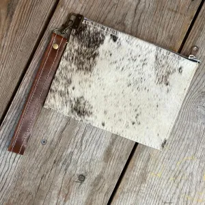147 Make-up bag - Brindle w/ Red Brands