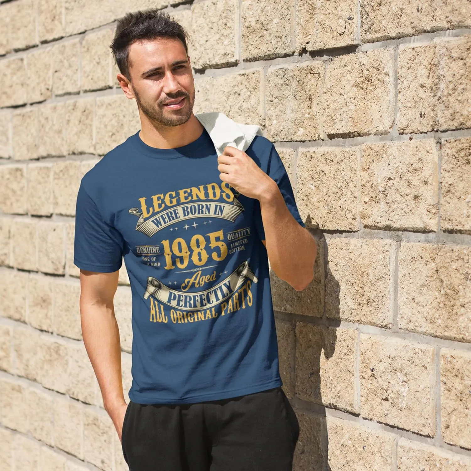 40th Birthday Shirt for Men, Legends were Born in 1985, Vintage 40 Years Old T-Shirt