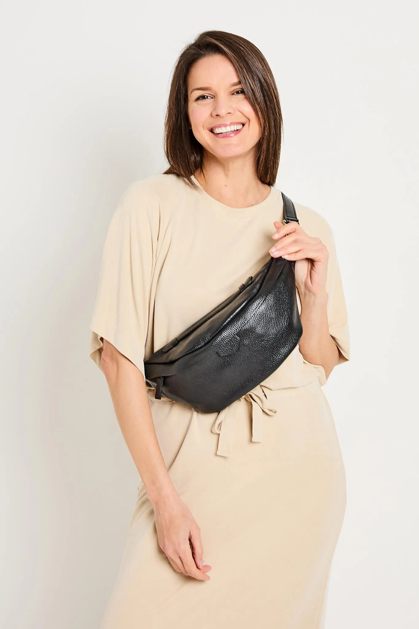 Arc Sling Bag - Black