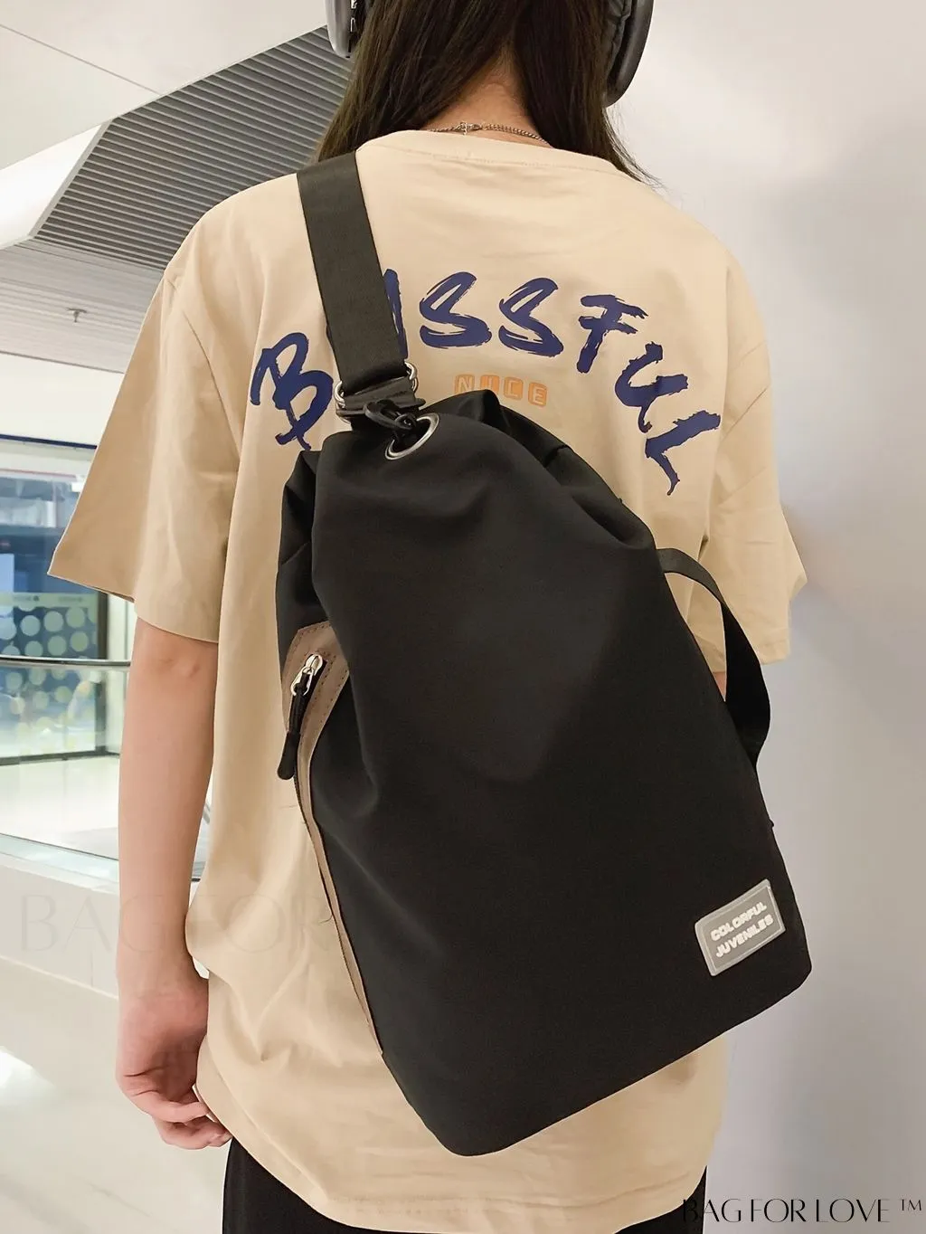 BagForLove - Blue Unisex Shoulder Bag: Simplistic Design, Zipper Closure, Multiple Pockets, Ample Capacity