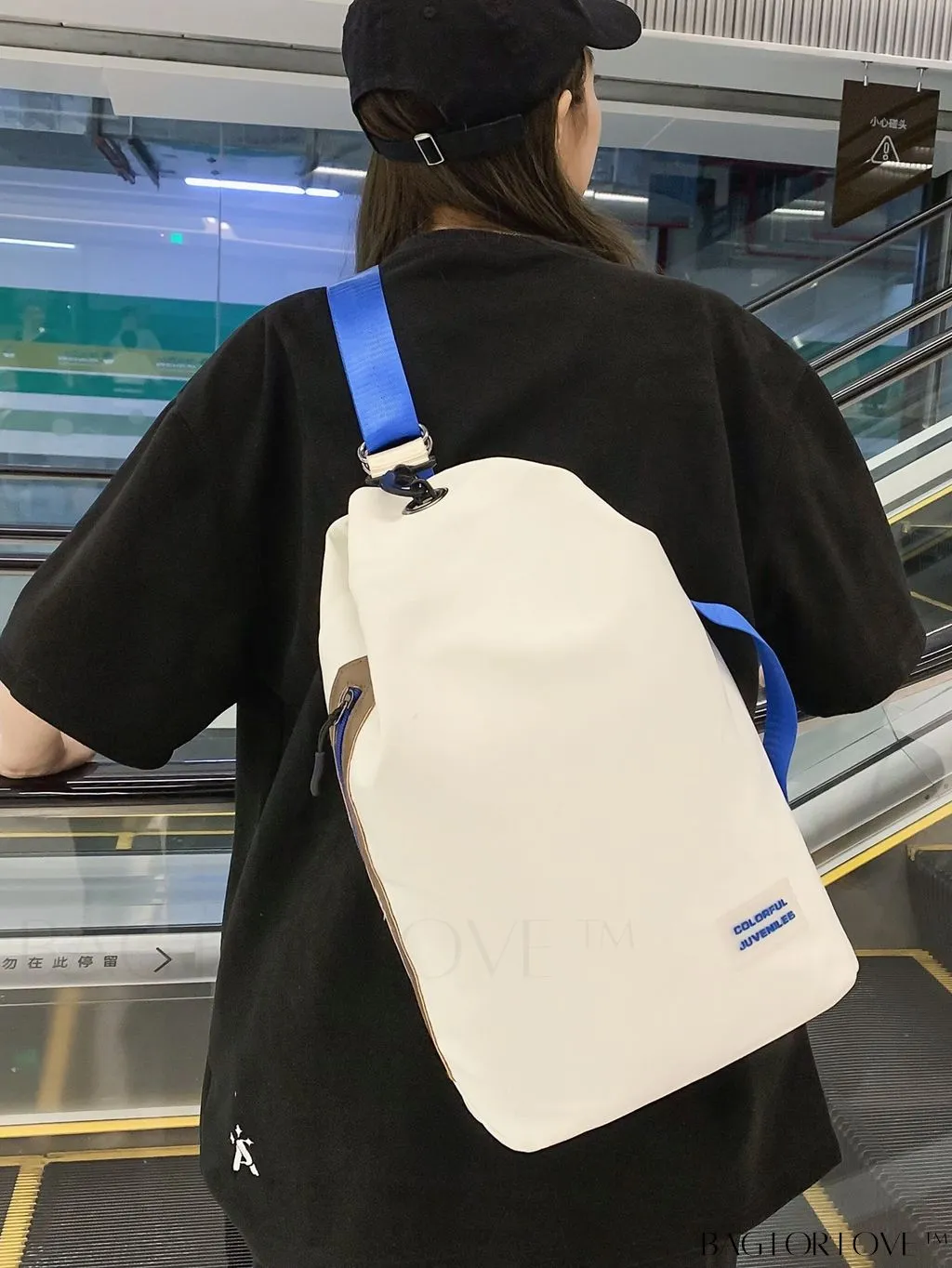 BagForLove - Blue Unisex Shoulder Bag: Simplistic Design, Zipper Closure, Multiple Pockets, Ample Capacity