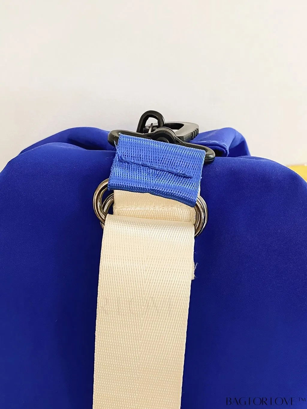BagForLove - Blue Unisex Shoulder Bag: Simplistic Design, Zipper Closure, Multiple Pockets, Ample Capacity