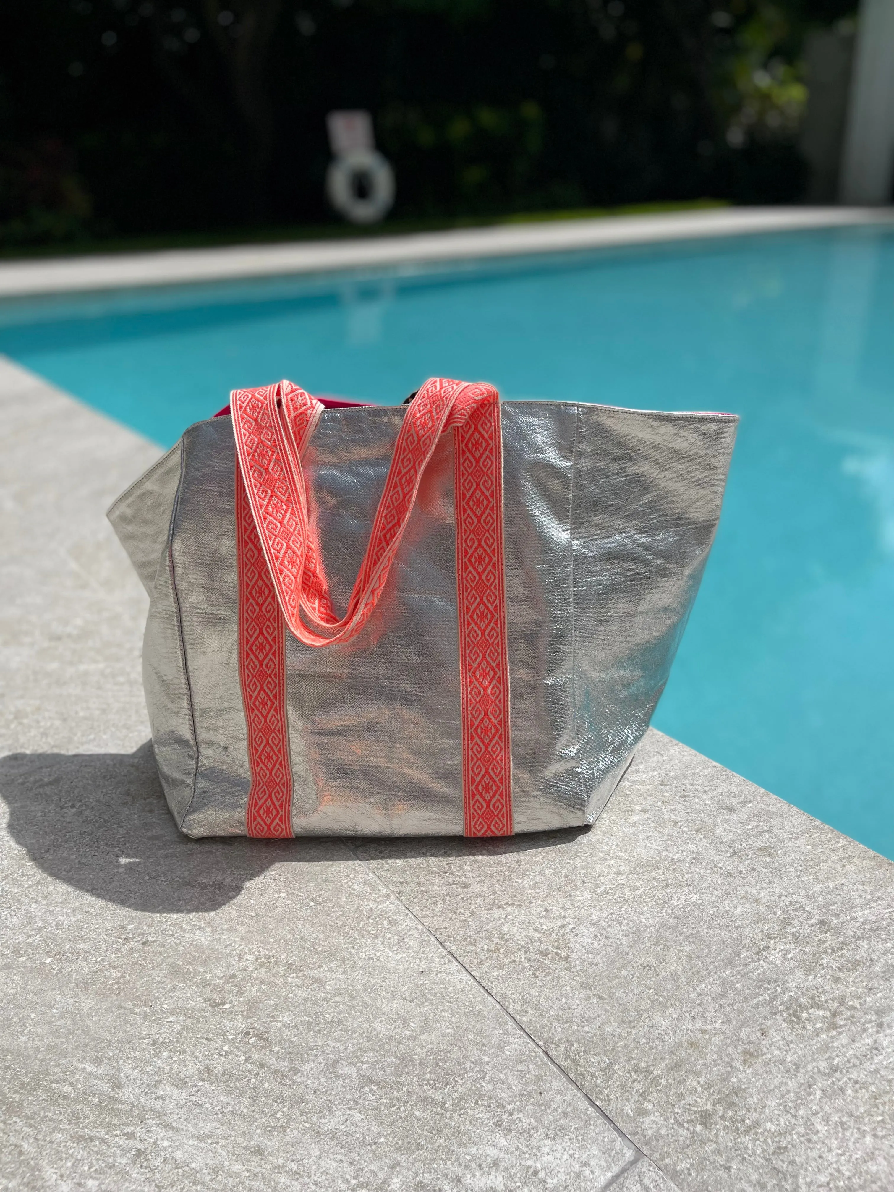 Beach Bag Large Shiny Soft Silver bag