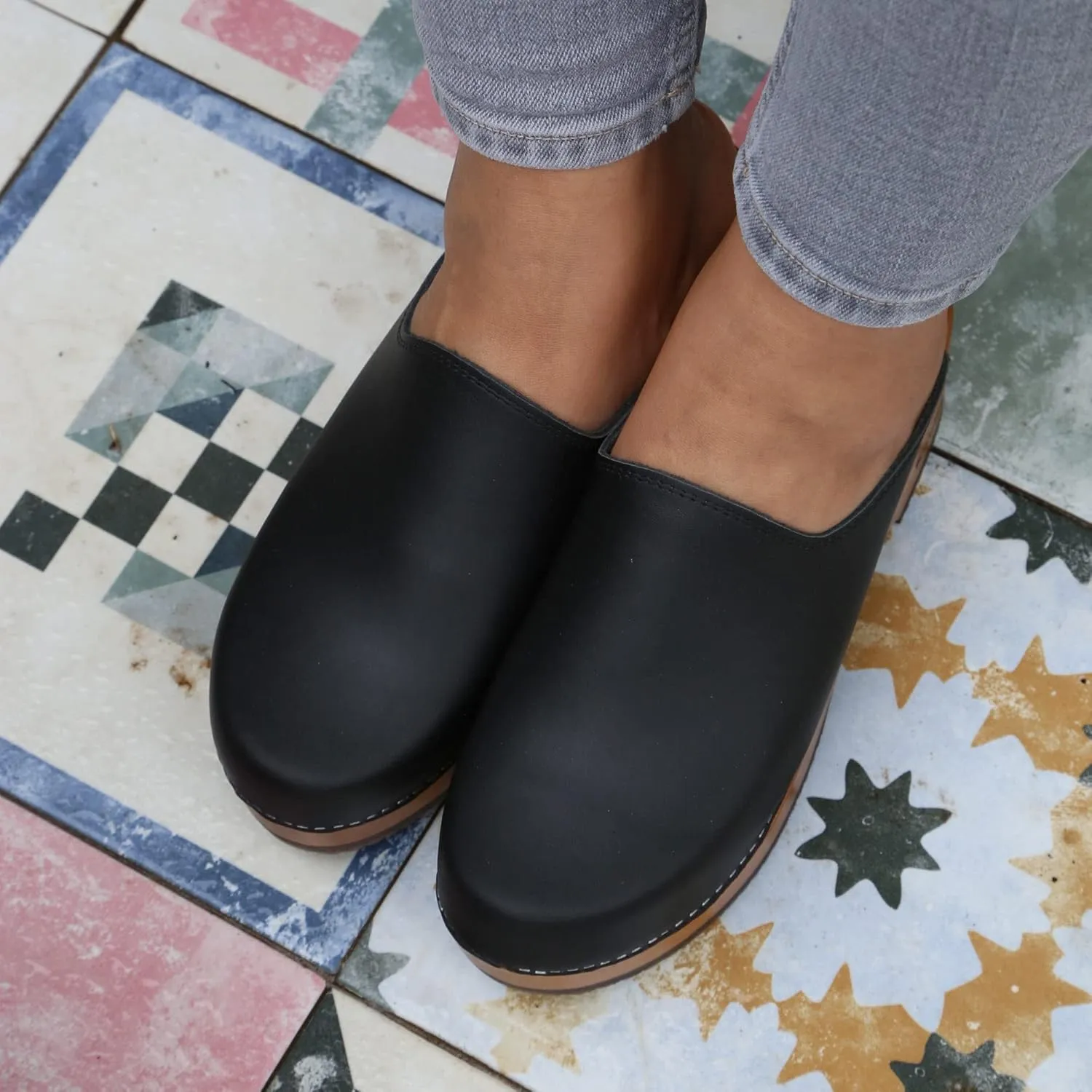 Kebba Edith - Handmade Wooden Clogs with Genuine Leather | Arch Support and Comfortable Fit | Chilean Tepa Platform and EVA Sole |Made in Villarrica, Chile