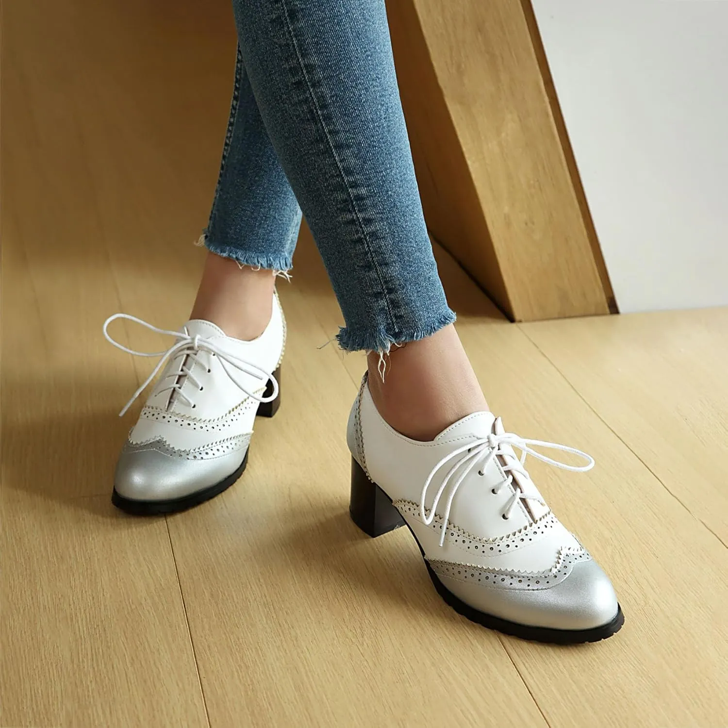 KOKOMOMO Women's Perforated Lace-Up Brogues Chunky Block Heels Wingtip Oxfords Two Tone Saddle British Vintage Derby Shoes