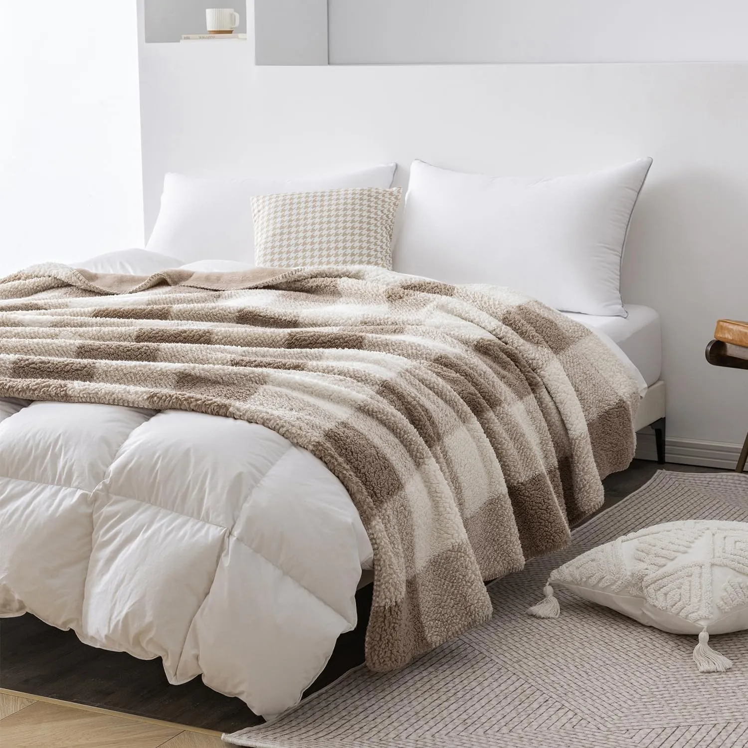 LURKA Checkered Sherpa & Polar Fleece Throw Blanket - 2-Sided Luxury Hypoallergenic Blankets for Couch, Bed, Pets (Khaki, Throw(50"x60"))