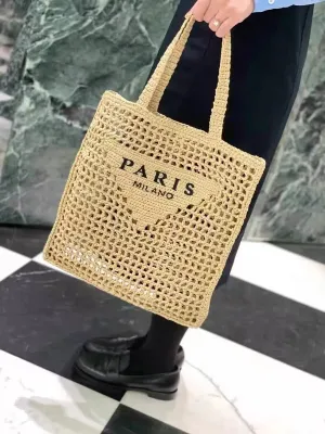 Luxury Straw Shoulder Bag for Beach Use
