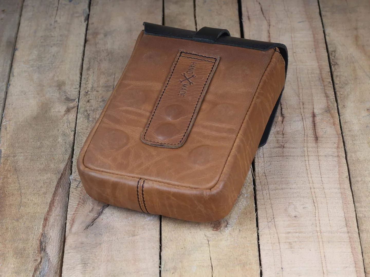 Trip Machine Company Genuine Leather Motorcycle Magnetic Fuel Tank Pouch To Carry All Your Riding Essentials (Vintage Tan)