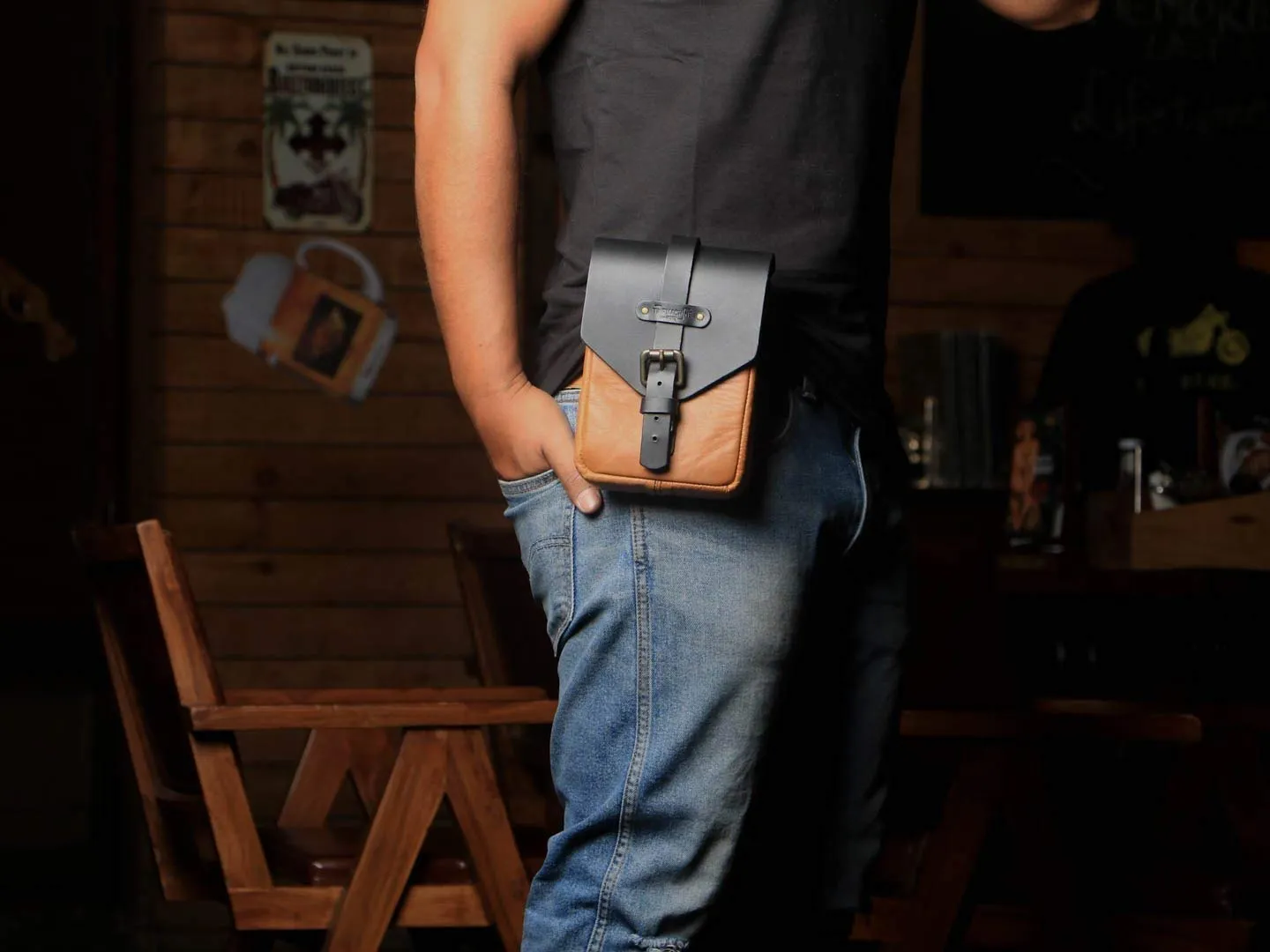 Trip Machine Company Genuine Leather Motorcycle Magnetic Fuel Tank Pouch To Carry All Your Riding Essentials (Vintage Tan)