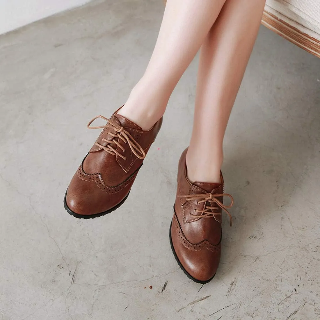 VOKLIN Women's Lace Up Wingtip Pump Oxfords Brogues Perforated Chunky Block High Heels Vintage Dress Shoes